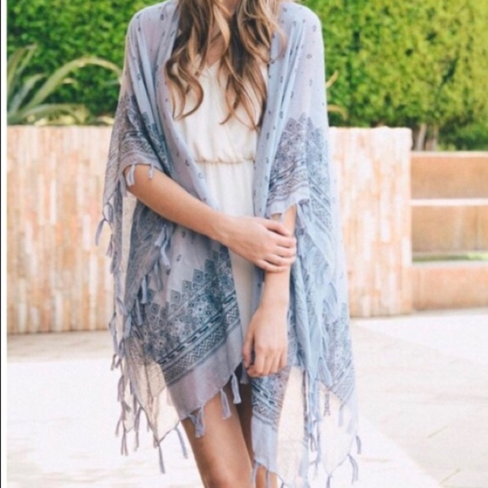 ⭐️Reduced!⭐️ WILA Tassel Kimono